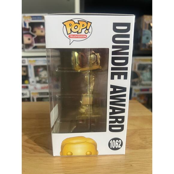EXCLUSIVE Dundie Award The Office Funko Pop #1062 Television TV Dunder Mifflin - Picture 4 of 6